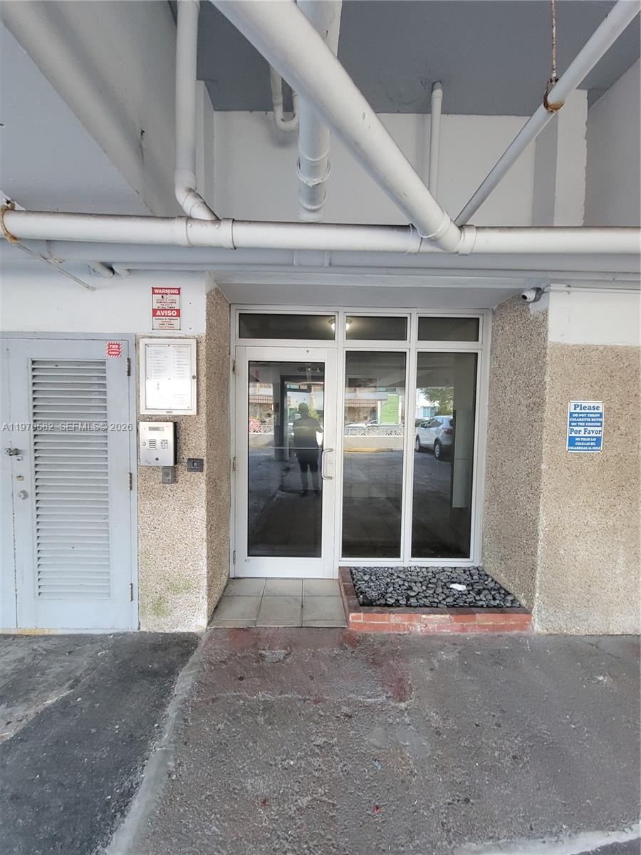 8000 CONDO - Residential Lease