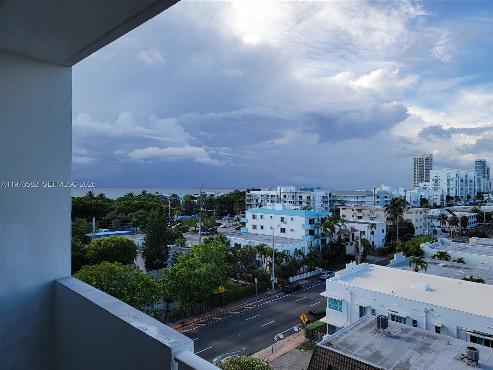 8000 CONDO - Residential Lease