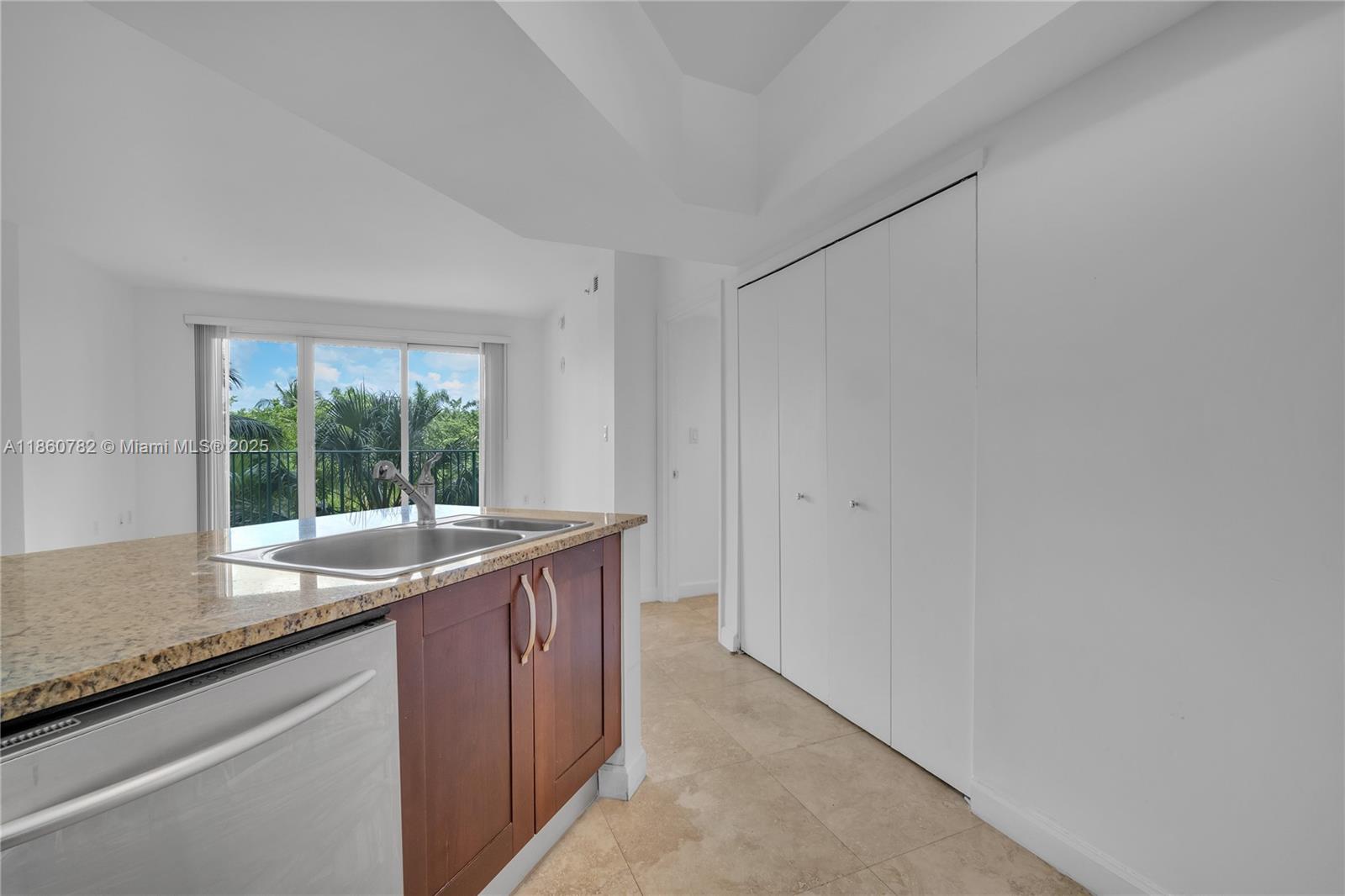 TURNBERRY VILLAGE SO TOWE - Residential