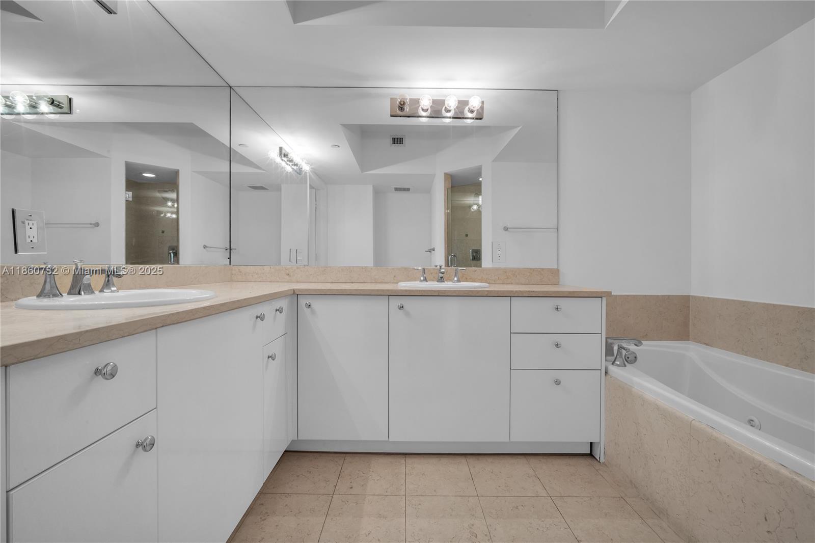 TURNBERRY VILLAGE SO TOWE - Residential