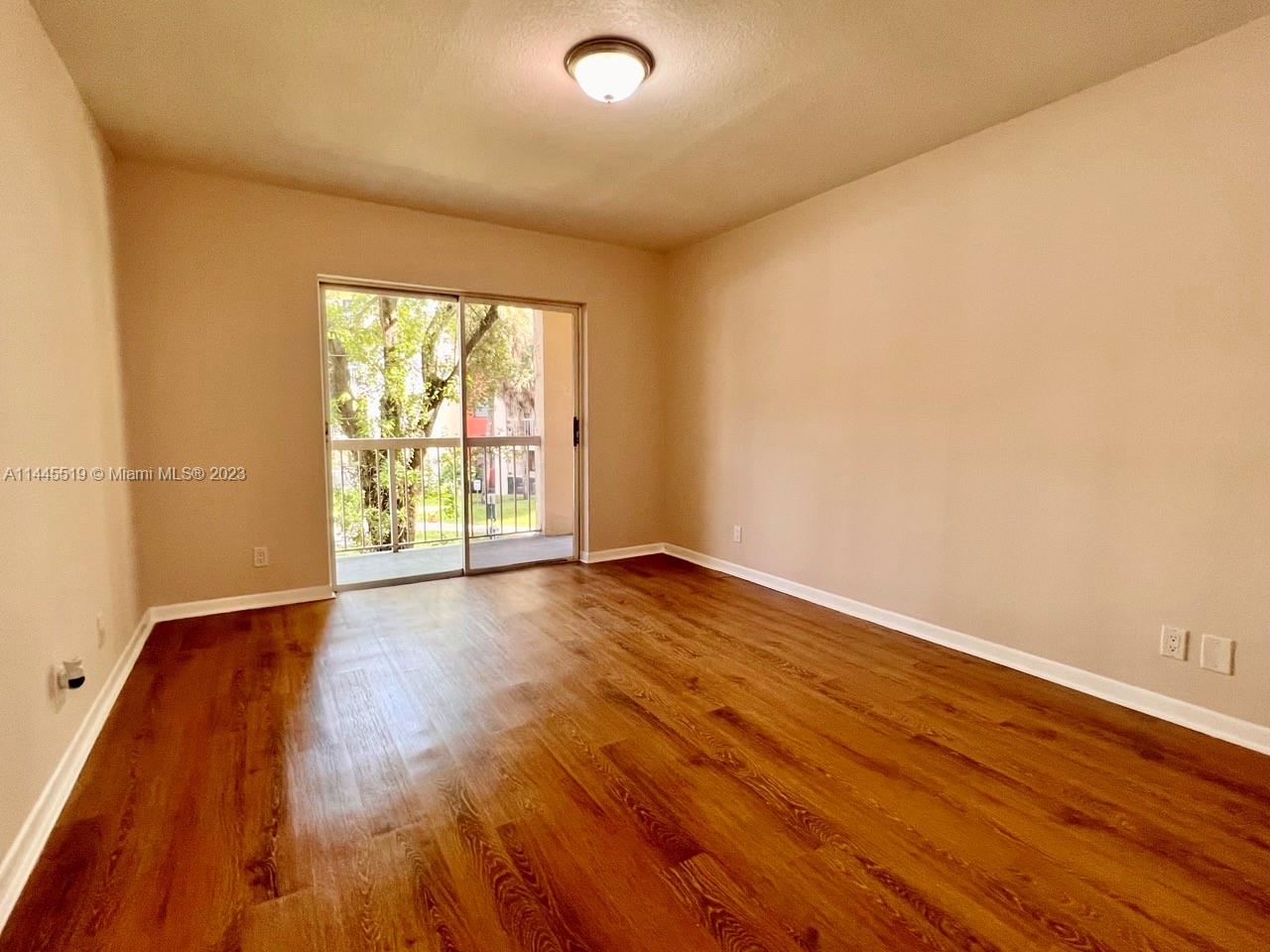 LAS VISTAS AT DORAL CONDO - Residential