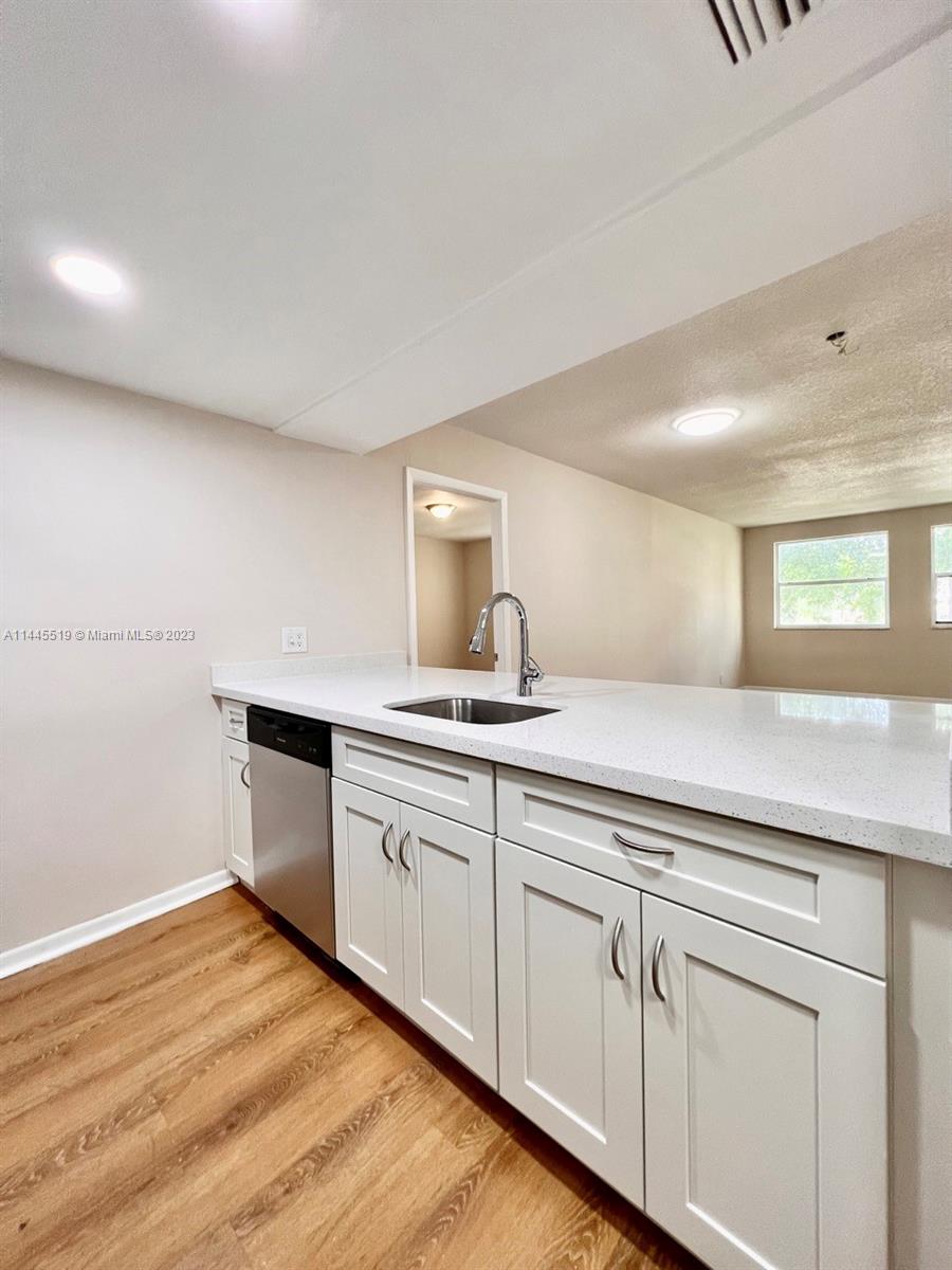 LAS VISTAS AT DORAL CONDO - Residential