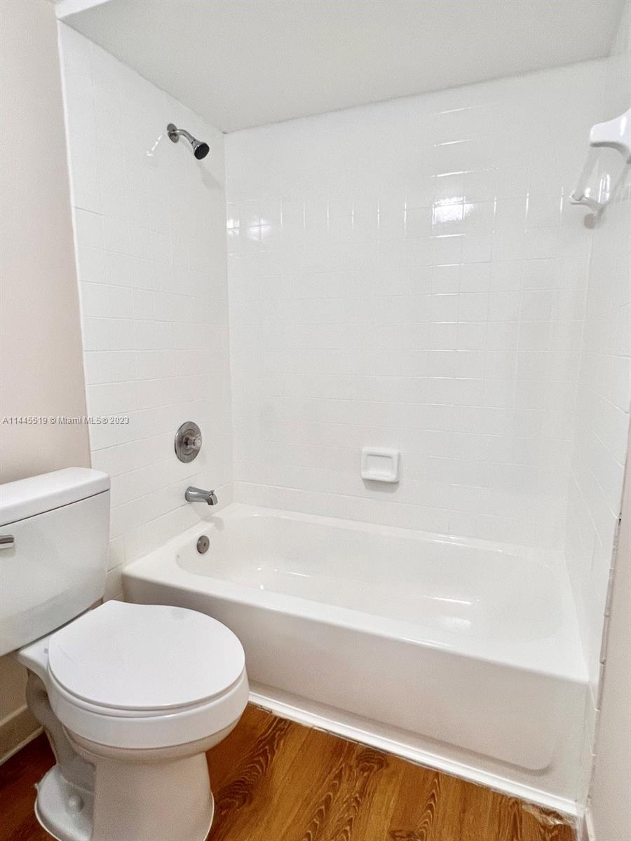LAS VISTAS AT DORAL CONDO - Residential