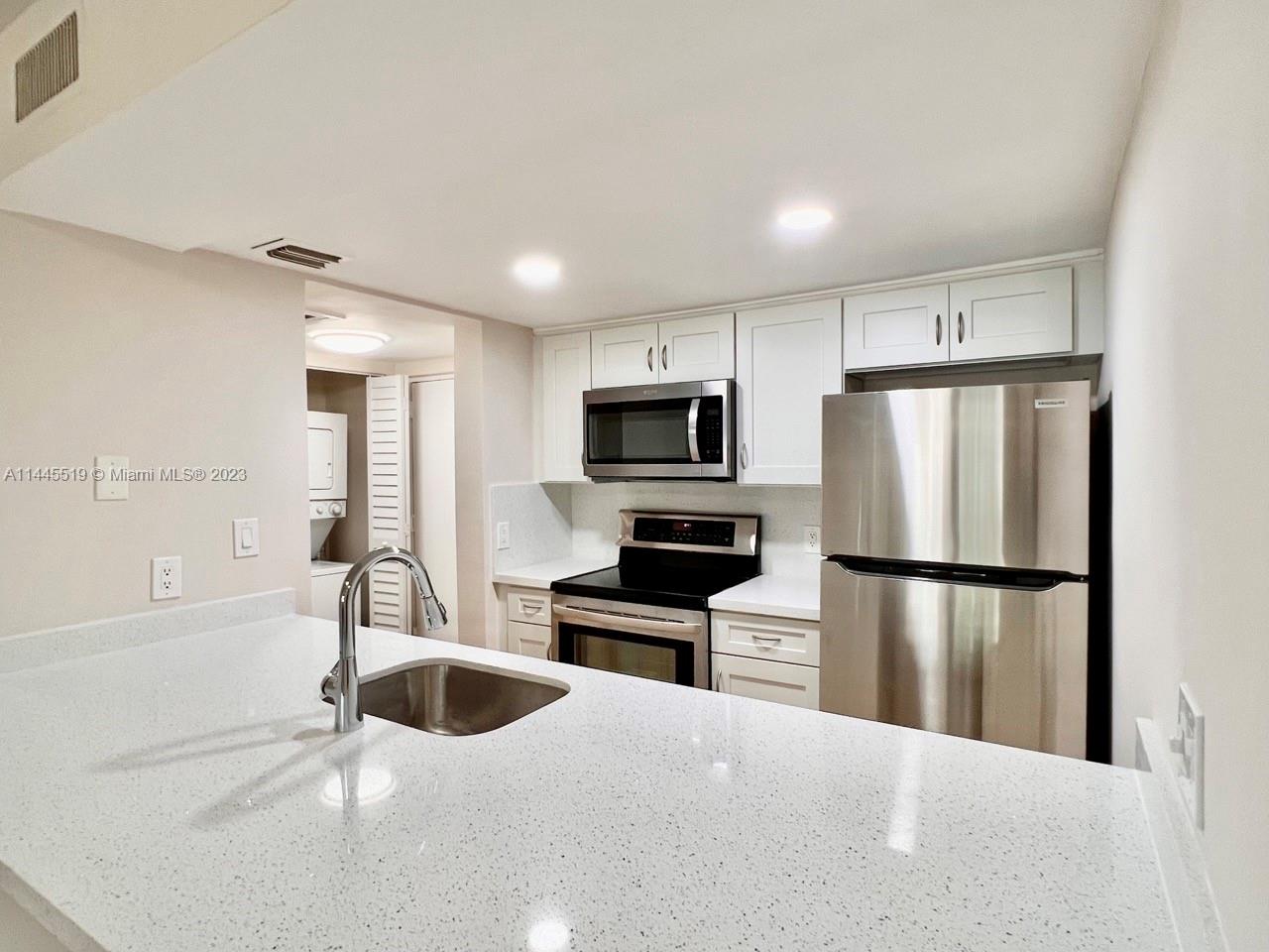 LAS VISTAS AT DORAL CONDO - Residential