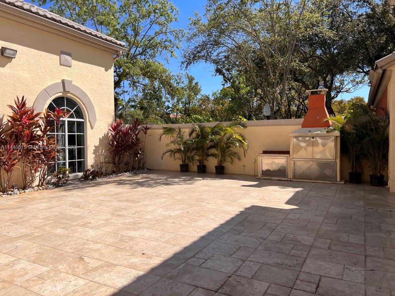 LAS VISTAS AT DORAL CONDO - Residential