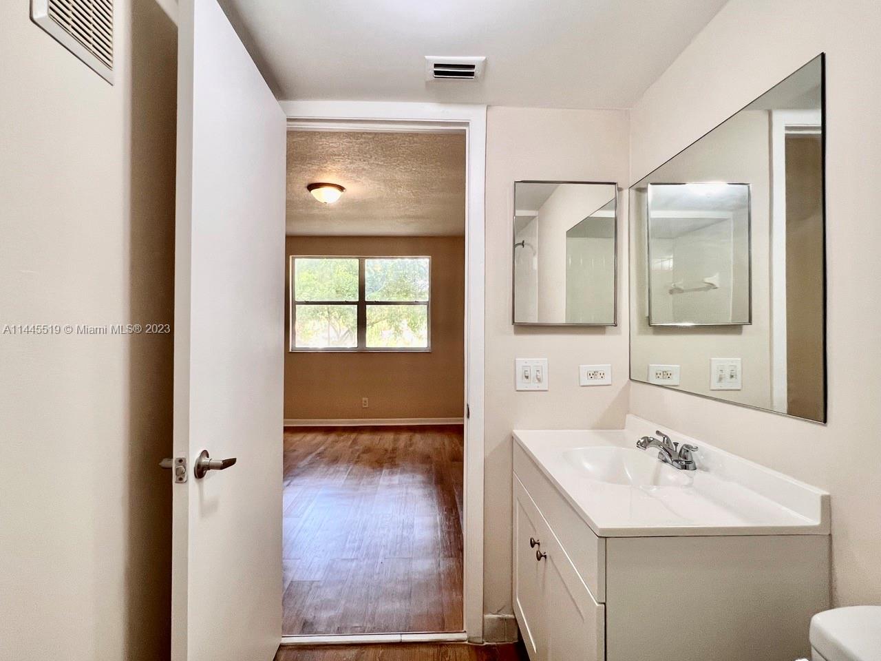LAS VISTAS AT DORAL CONDO - Residential