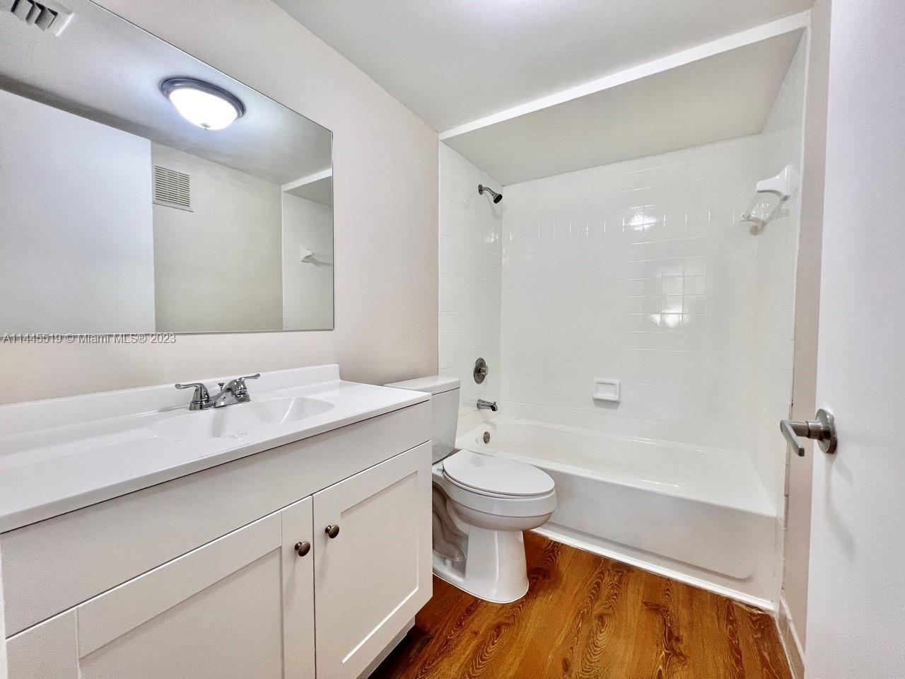 LAS VISTAS AT DORAL CONDO - Residential