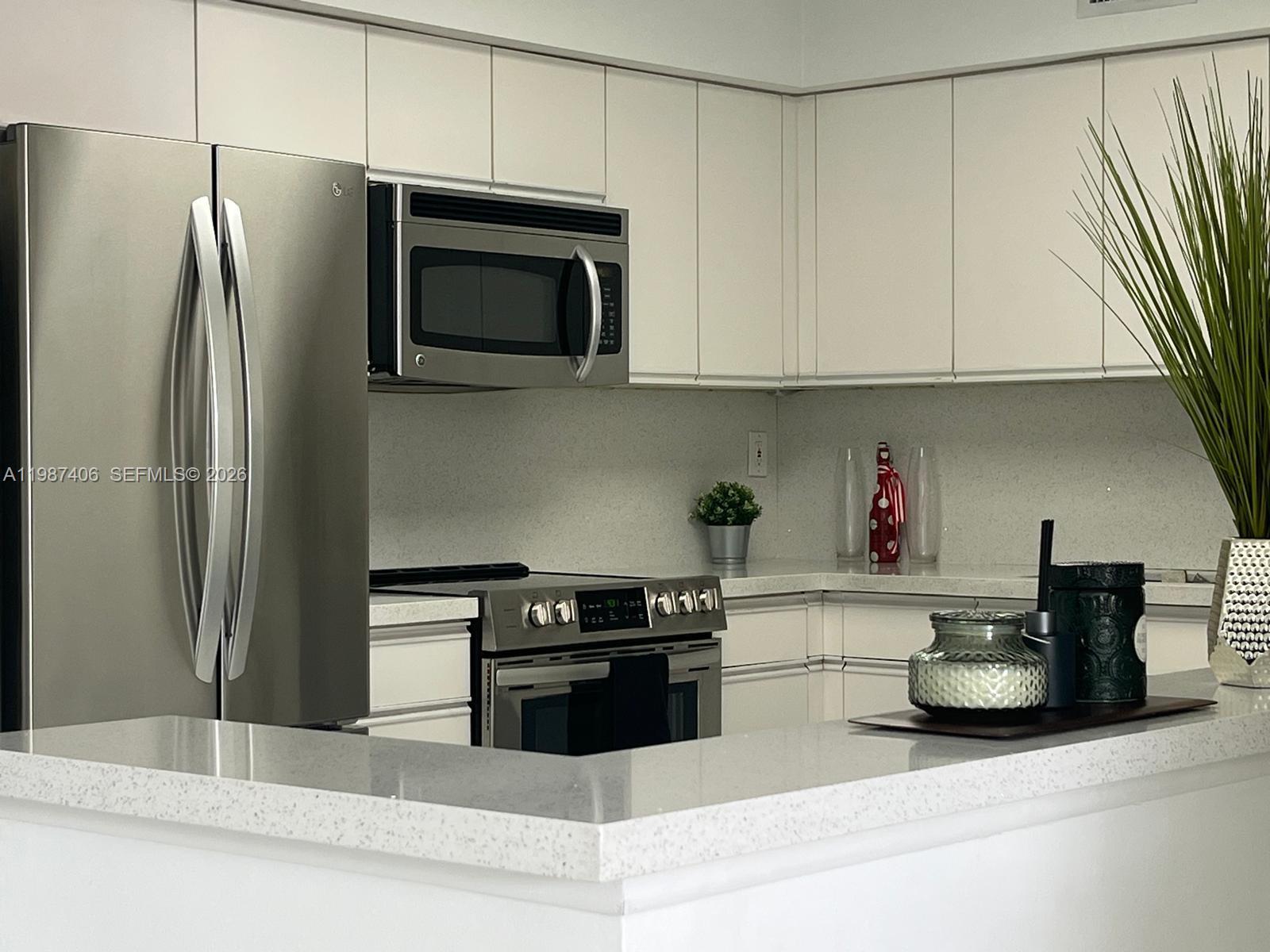 MYSTIC POINTE TOWER 500 C - Residential