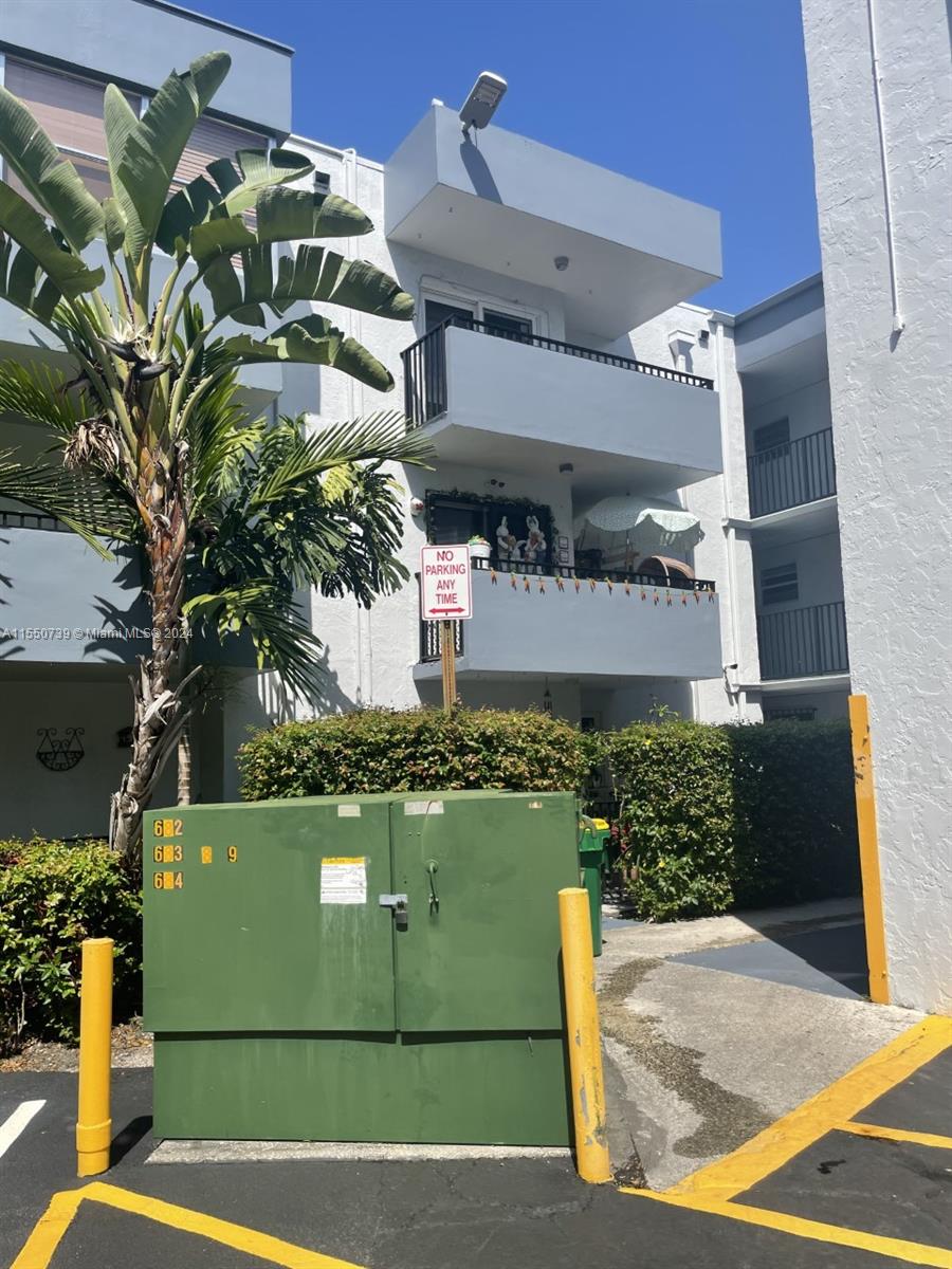 GROVE GARDENS CONDO - Residential Lease