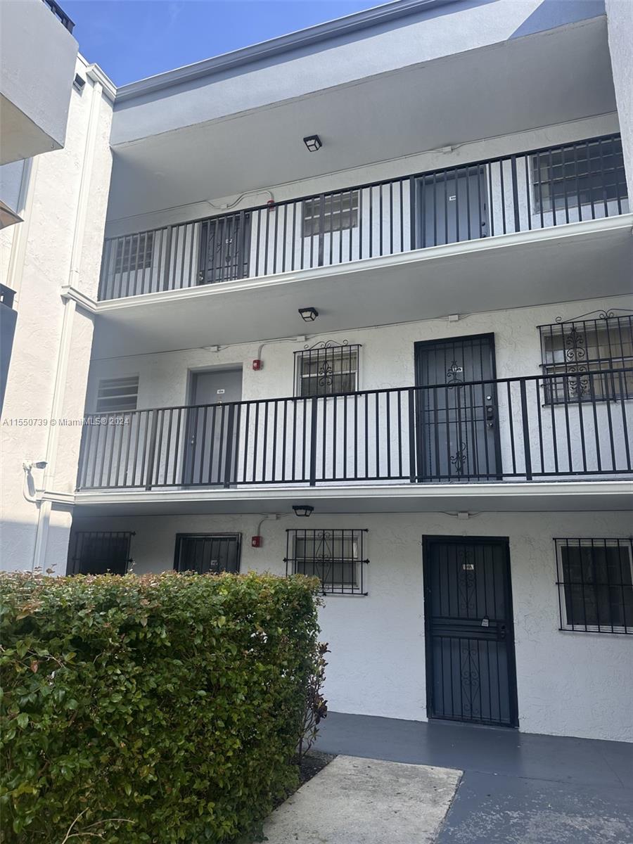 GROVE GARDENS CONDO - Residential Lease