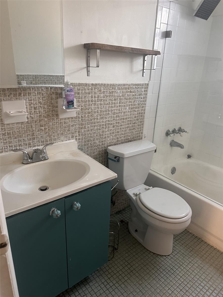 GROVE GARDENS CONDO - Residential Lease