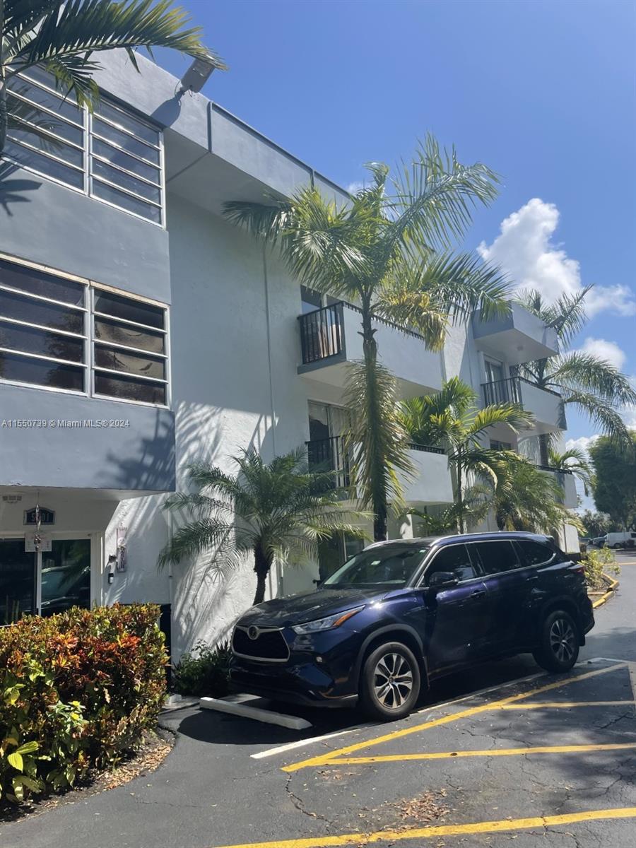 GROVE GARDENS CONDO - Residential Lease