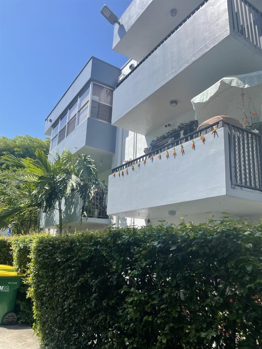 GROVE GARDENS CONDO - Residential Lease