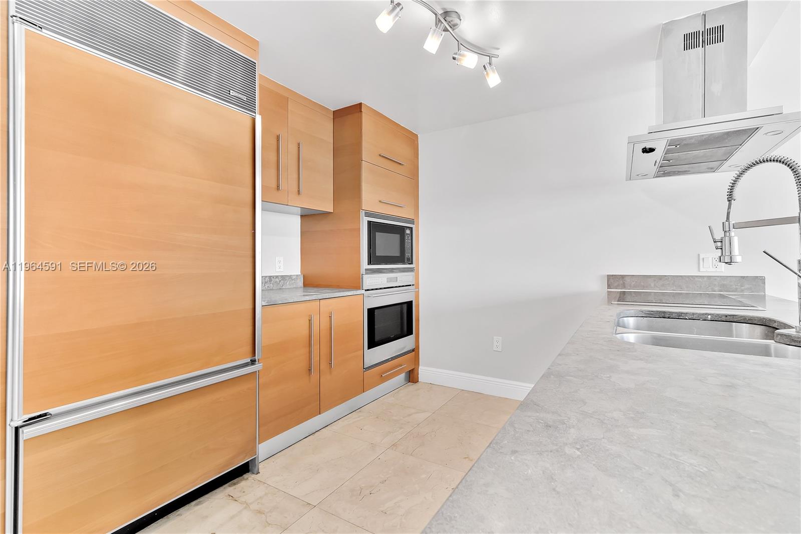 ICONBRICKELL CONDO NO 1 - Residential