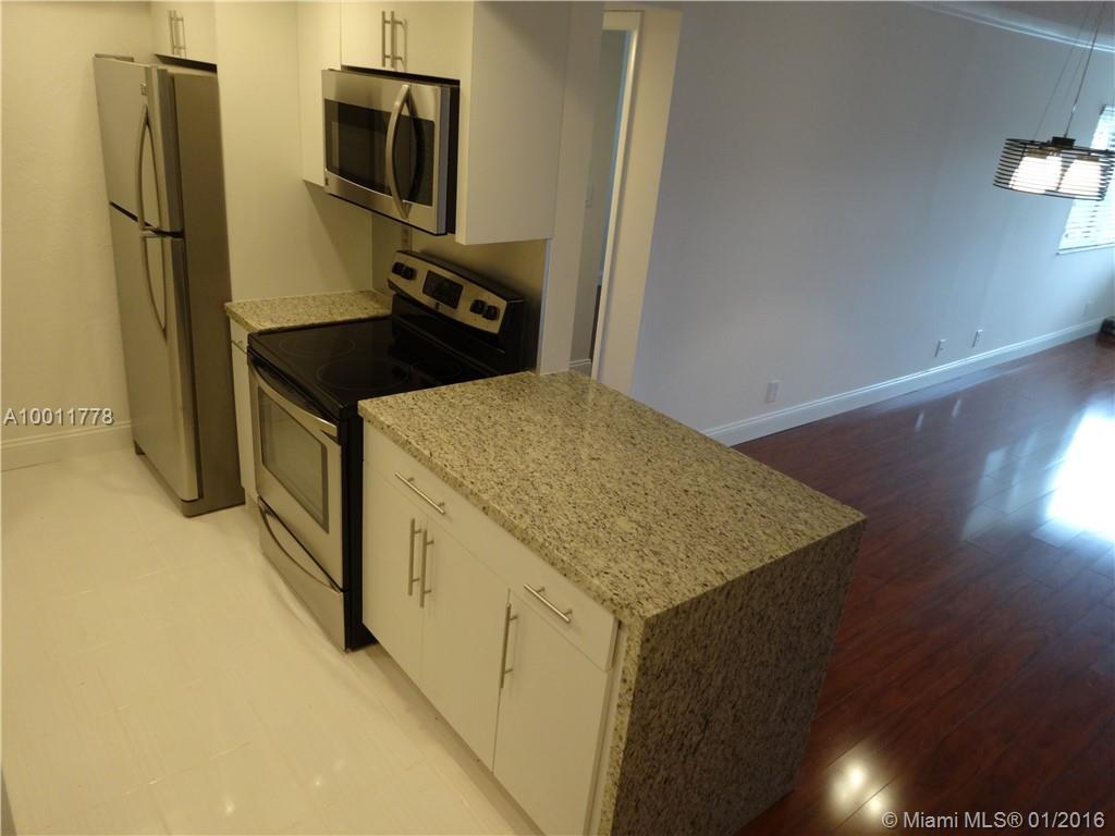 Racquet Club Apts 8 - Residential Lease