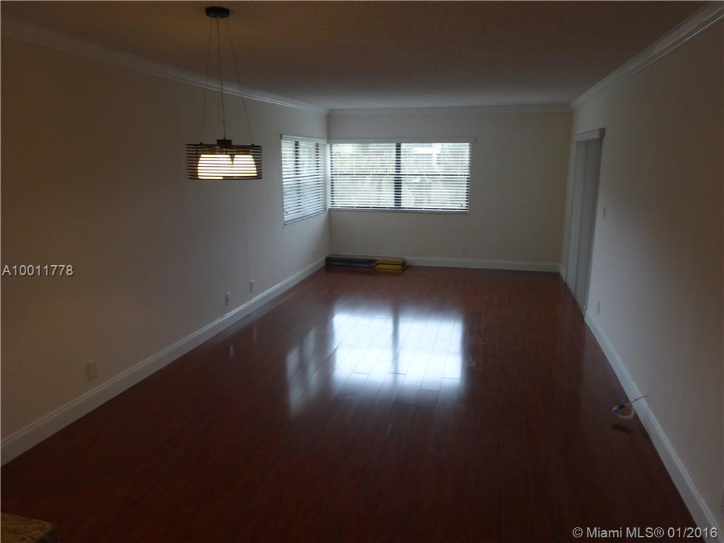 Racquet Club Apts 8 - Residential Lease