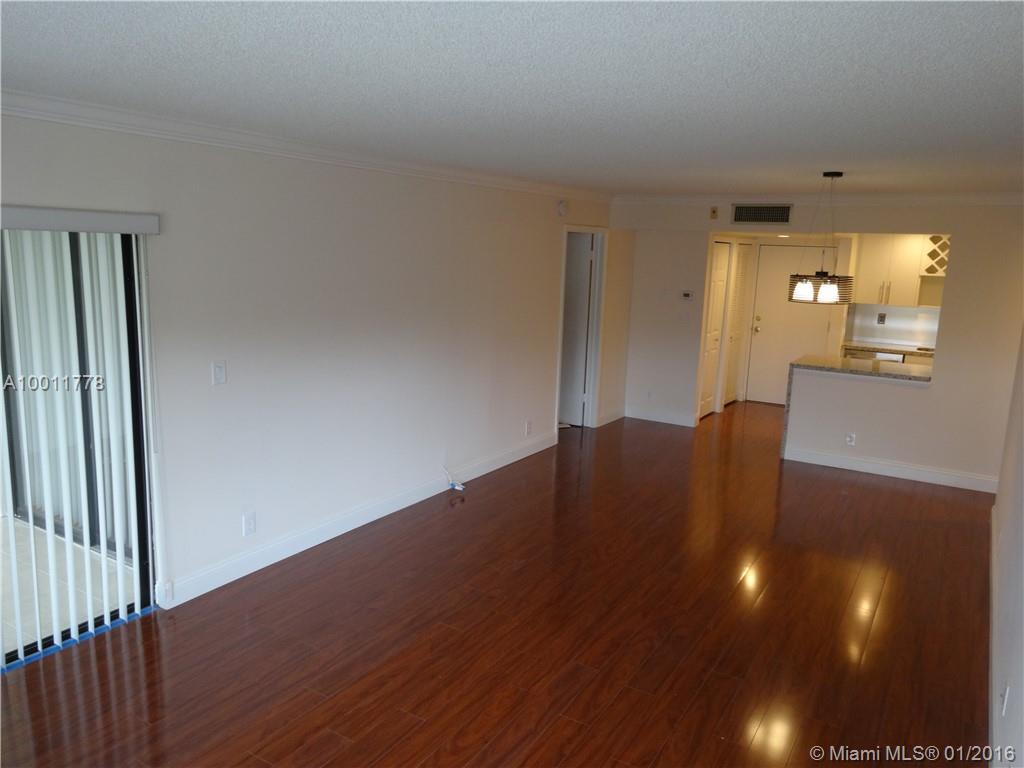 Racquet Club Apts 8 - Residential Lease