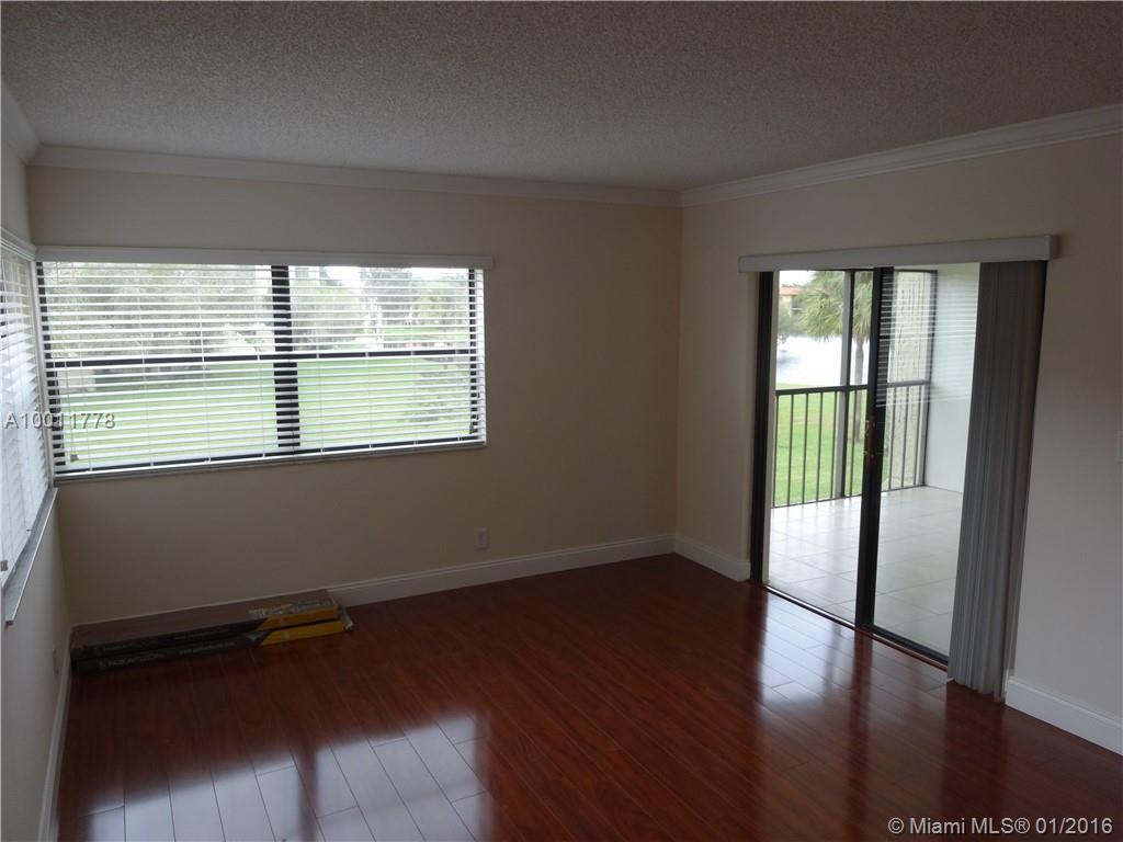 Racquet Club Apts 8 - Residential Lease