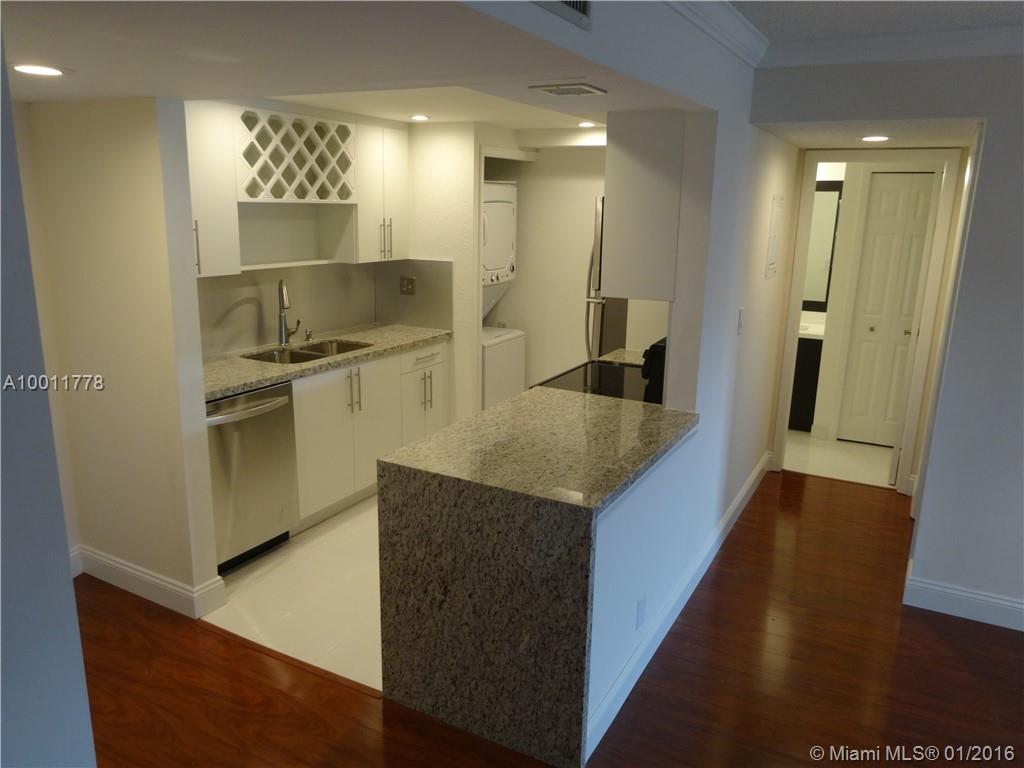 Racquet Club Apts 8 - Residential Lease