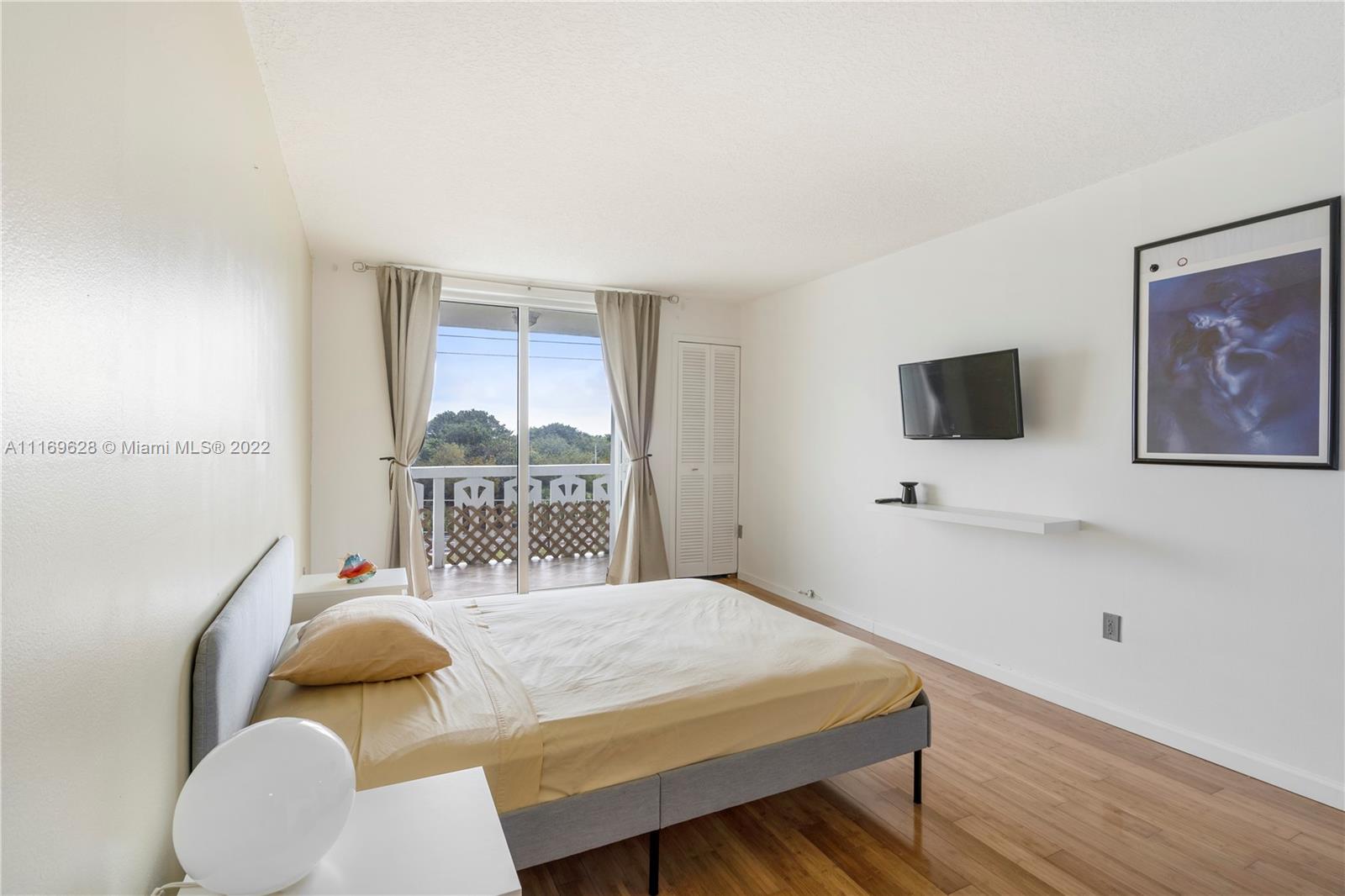 HARDING HALL CONDOMINIUM - Residential