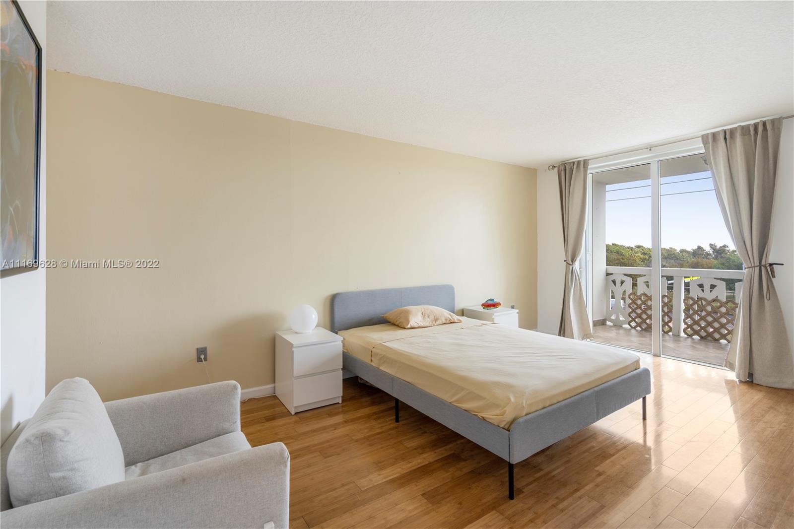 HARDING HALL CONDOMINIUM - Residential