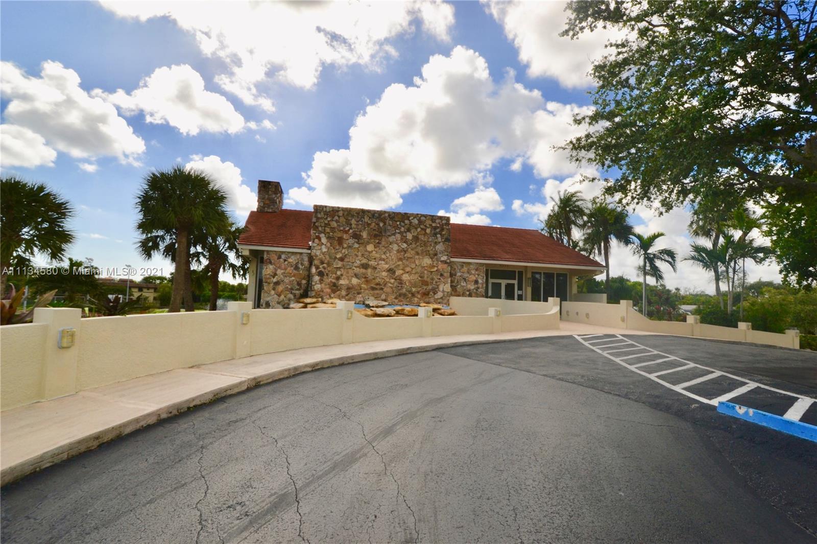 VILLAGE OF KINGS CREEK CO - Residential Lease