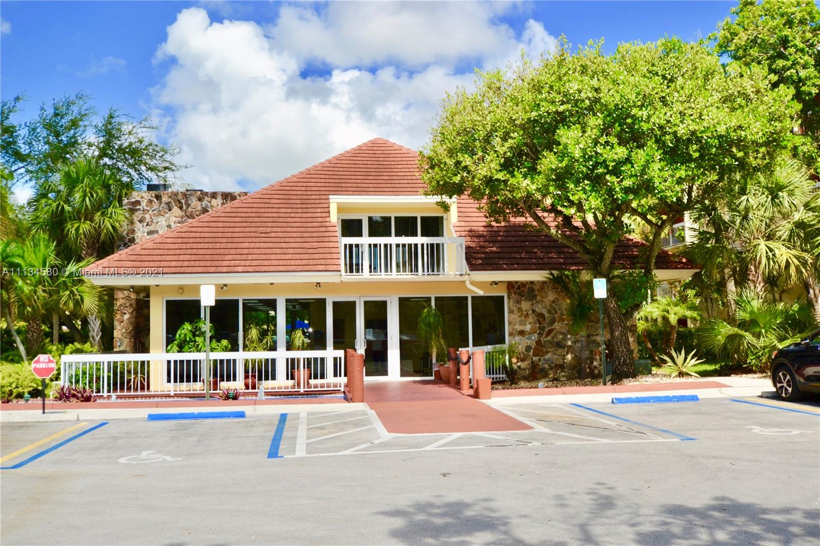 VILLAGE OF KINGS CREEK CO - Residential Lease