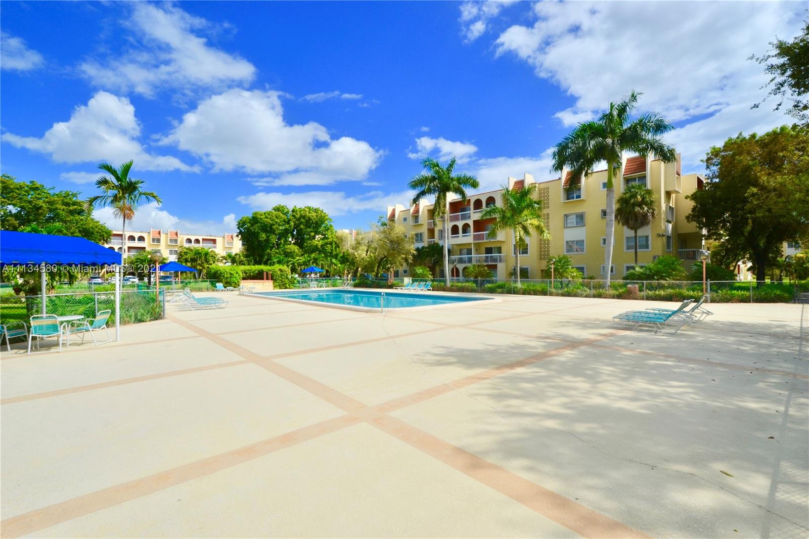VILLAGE OF KINGS CREEK CO - Residential Lease