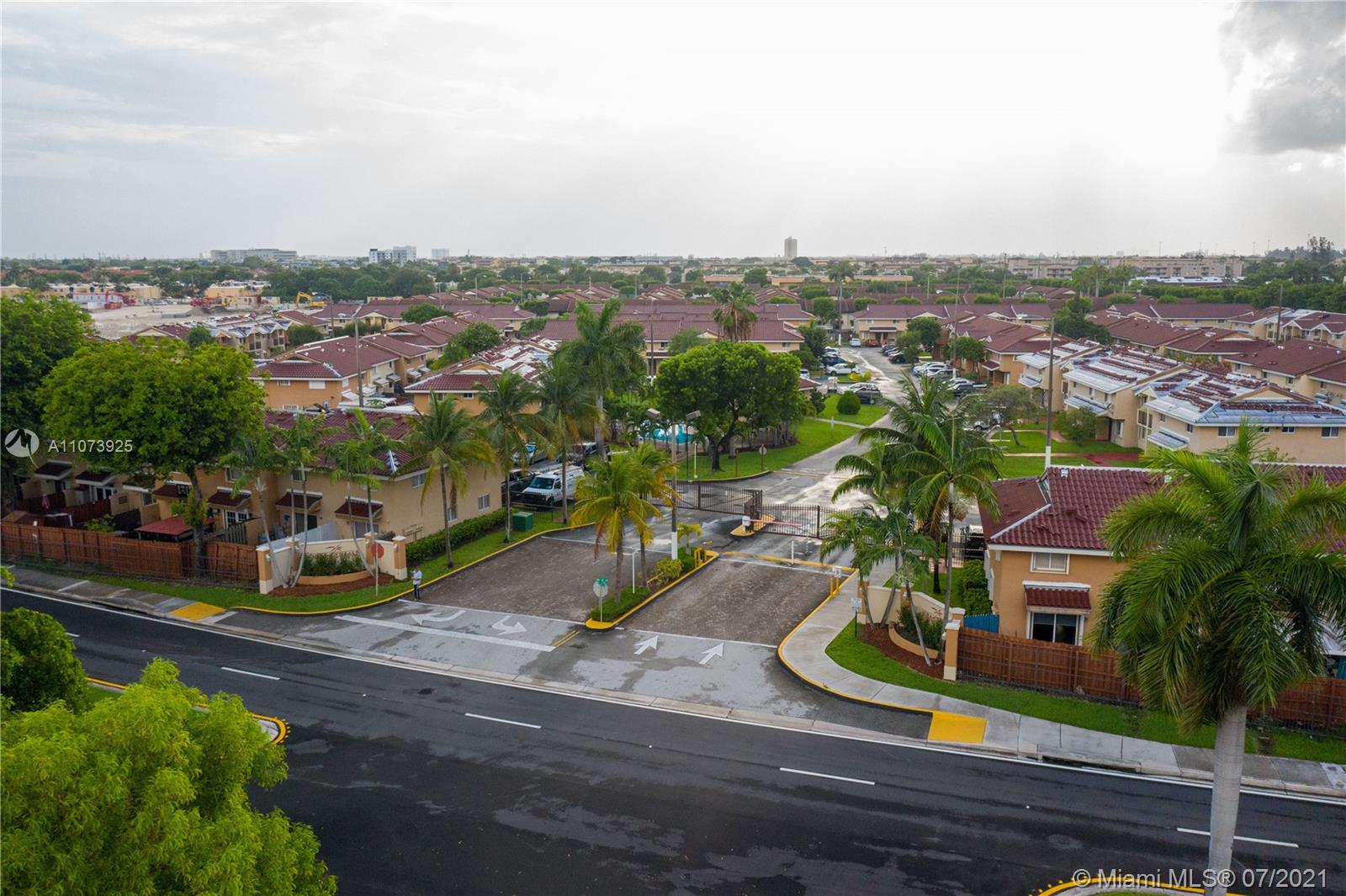 MIRA VILLAS CONDO - Residential Lease