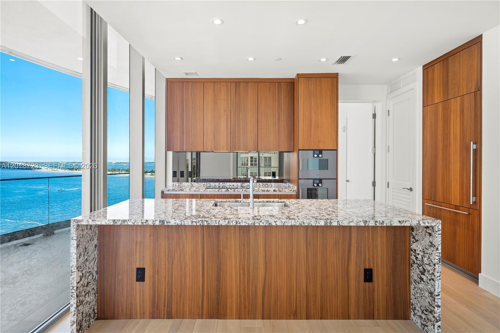 UNA RESIDENCES - Residential