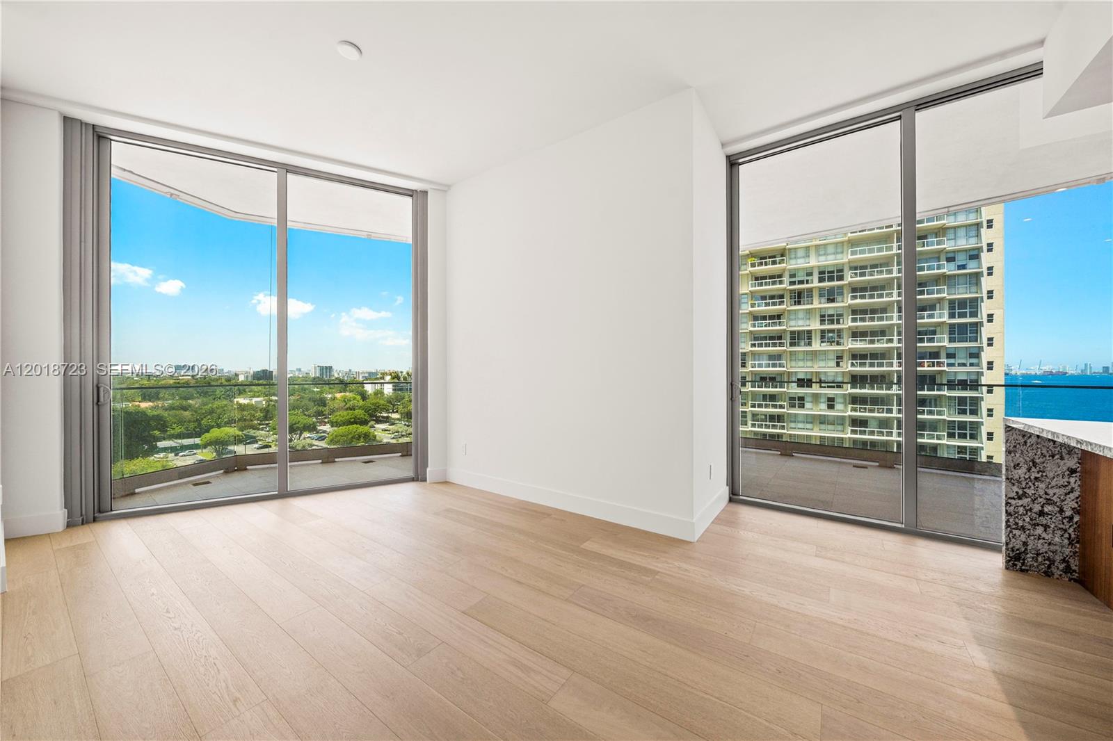 UNA RESIDENCES - Residential