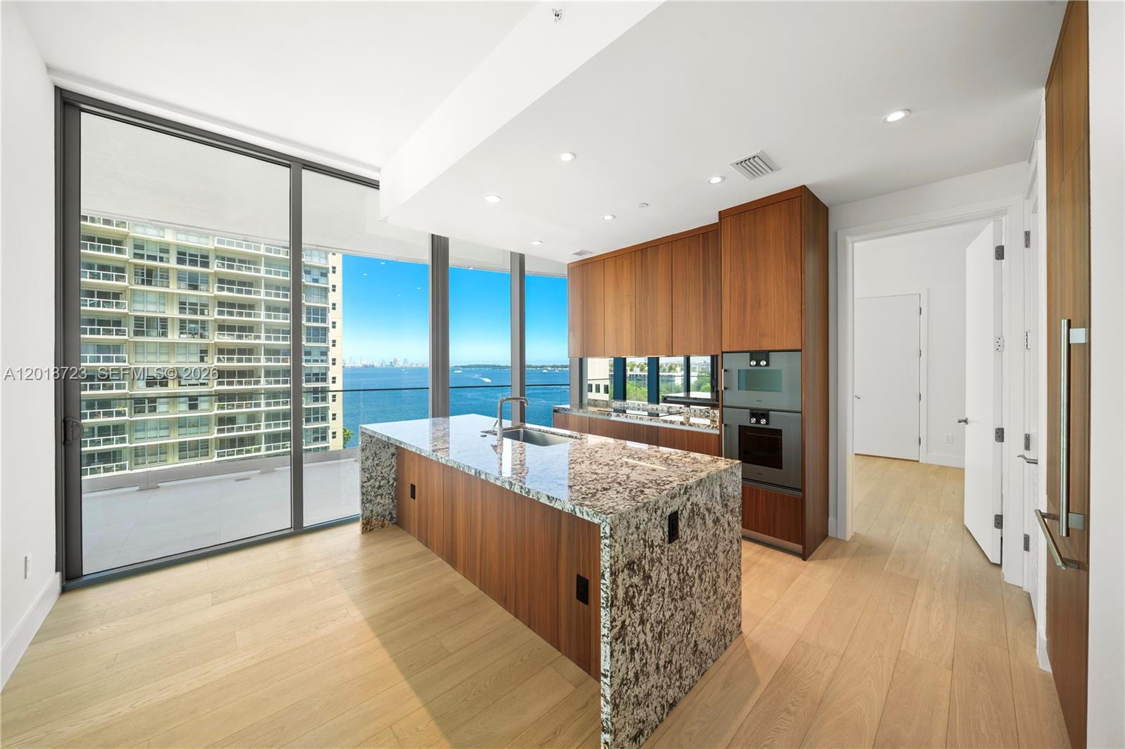 UNA RESIDENCES - Residential