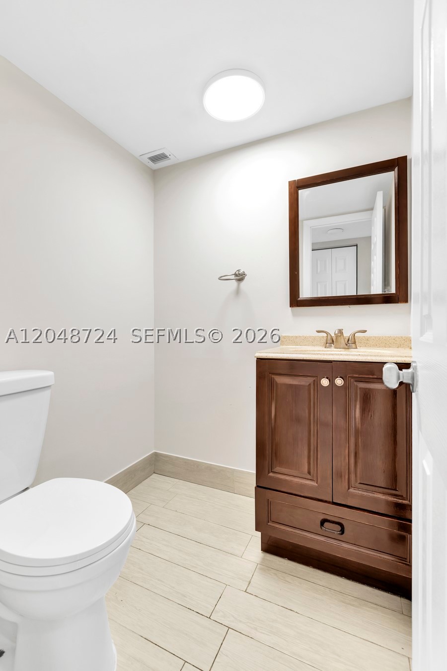 COMMODORE PLAZA CONDO - Residential Lease