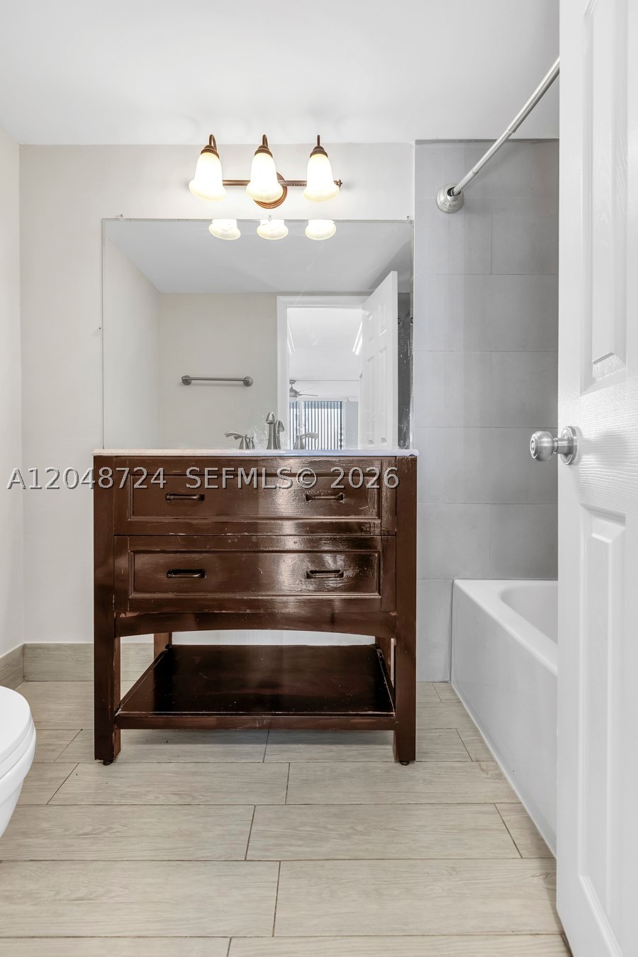 COMMODORE PLAZA CONDO - Residential Lease