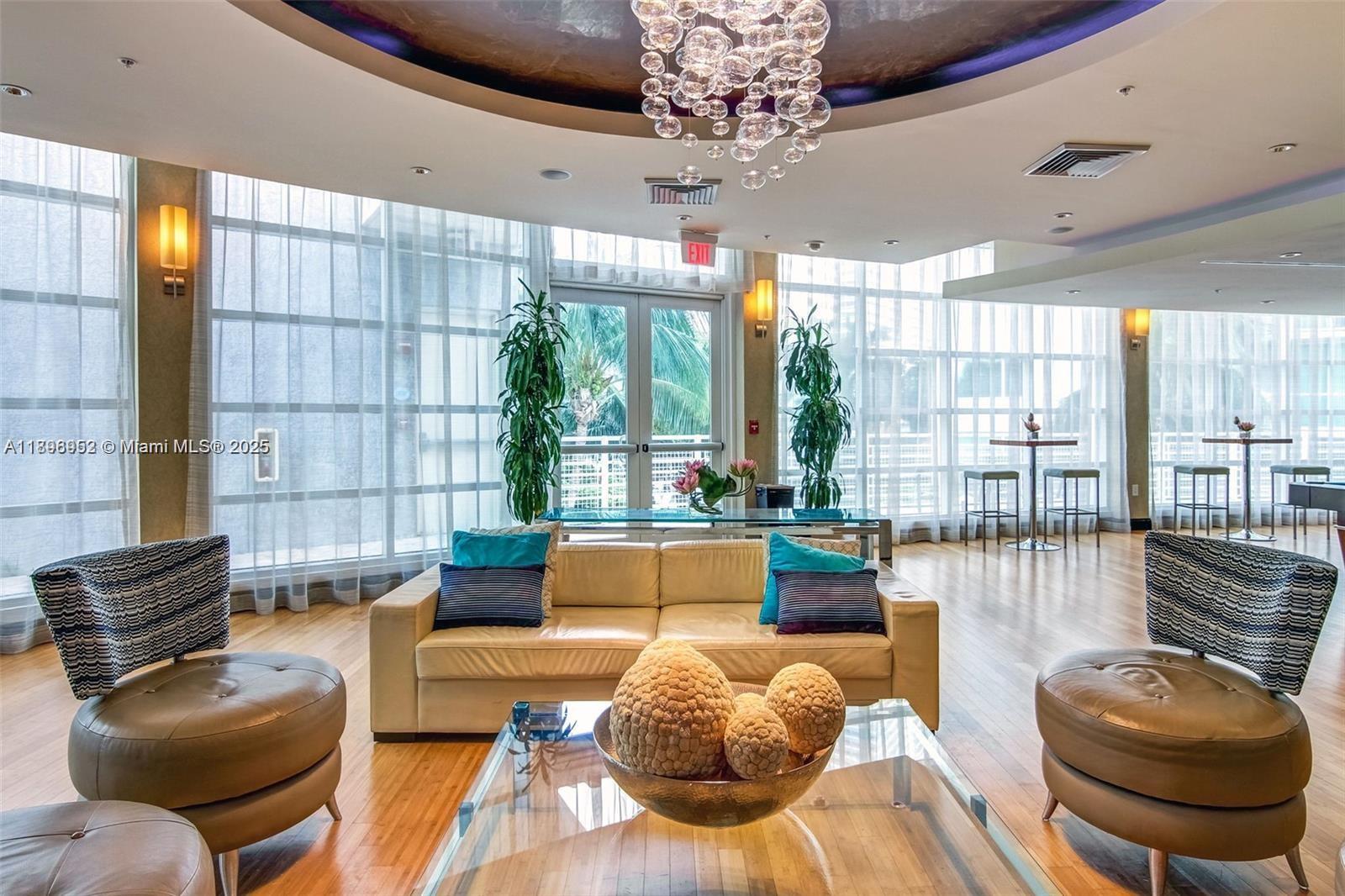 VIZCAYNE NORTH CONDO - Residential
