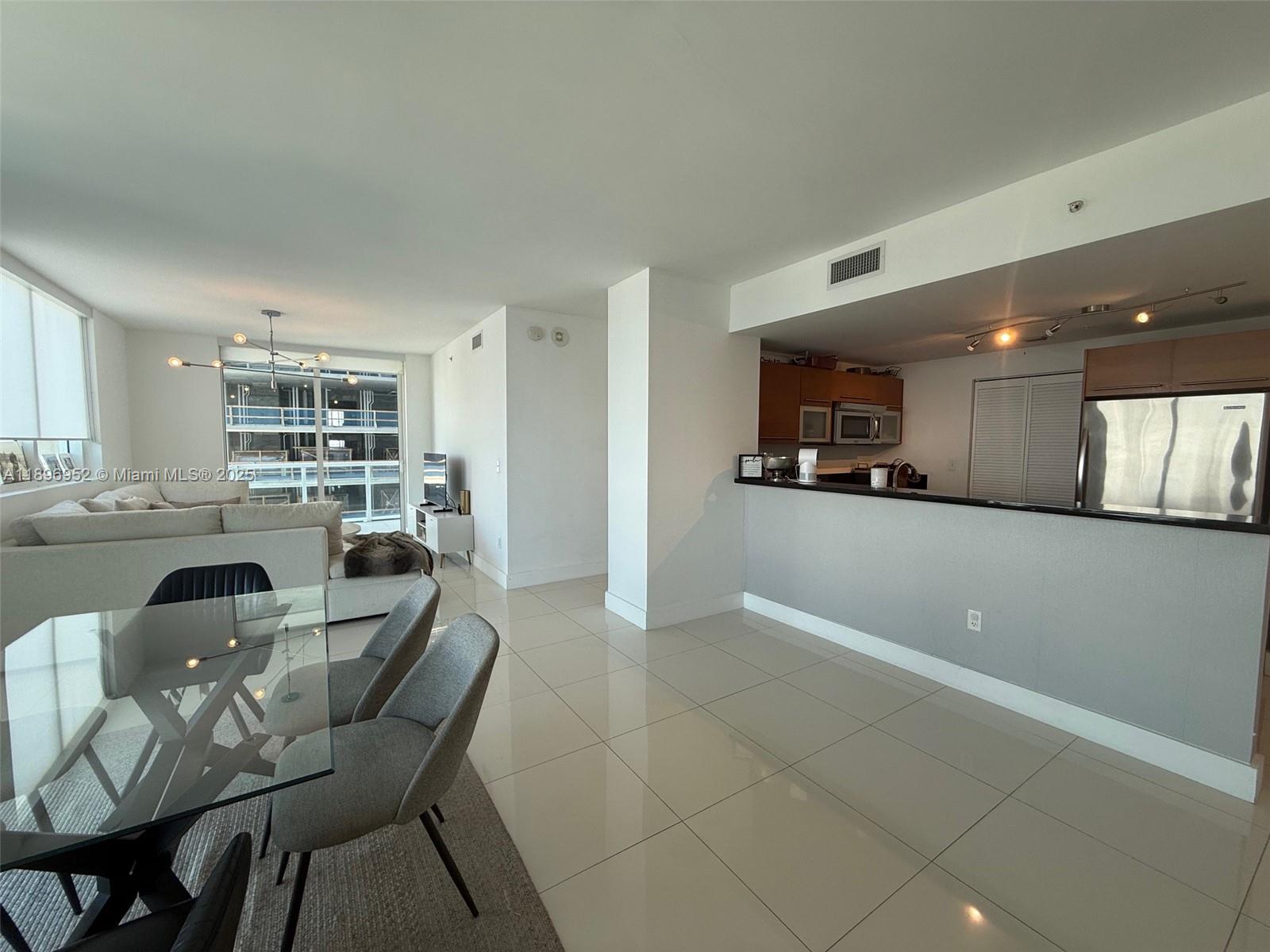 VIZCAYNE NORTH CONDO - Residential