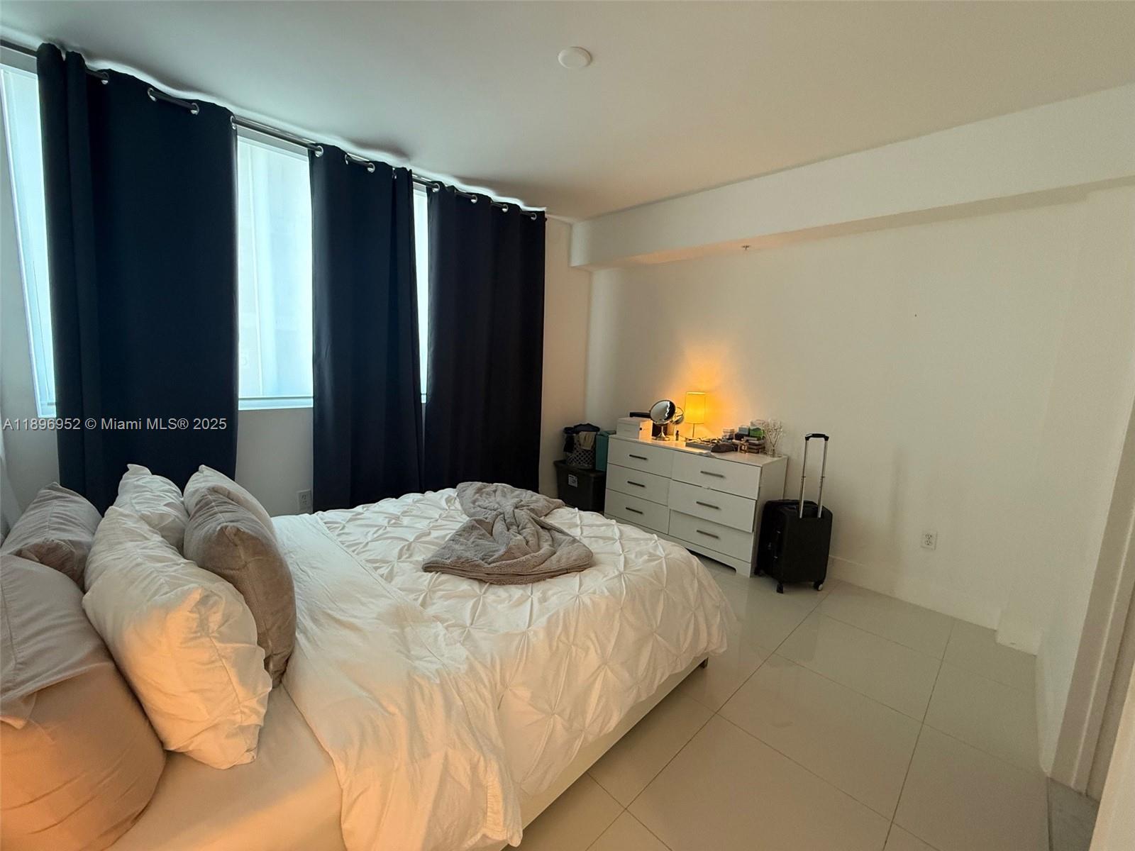 VIZCAYNE NORTH CONDO - Residential