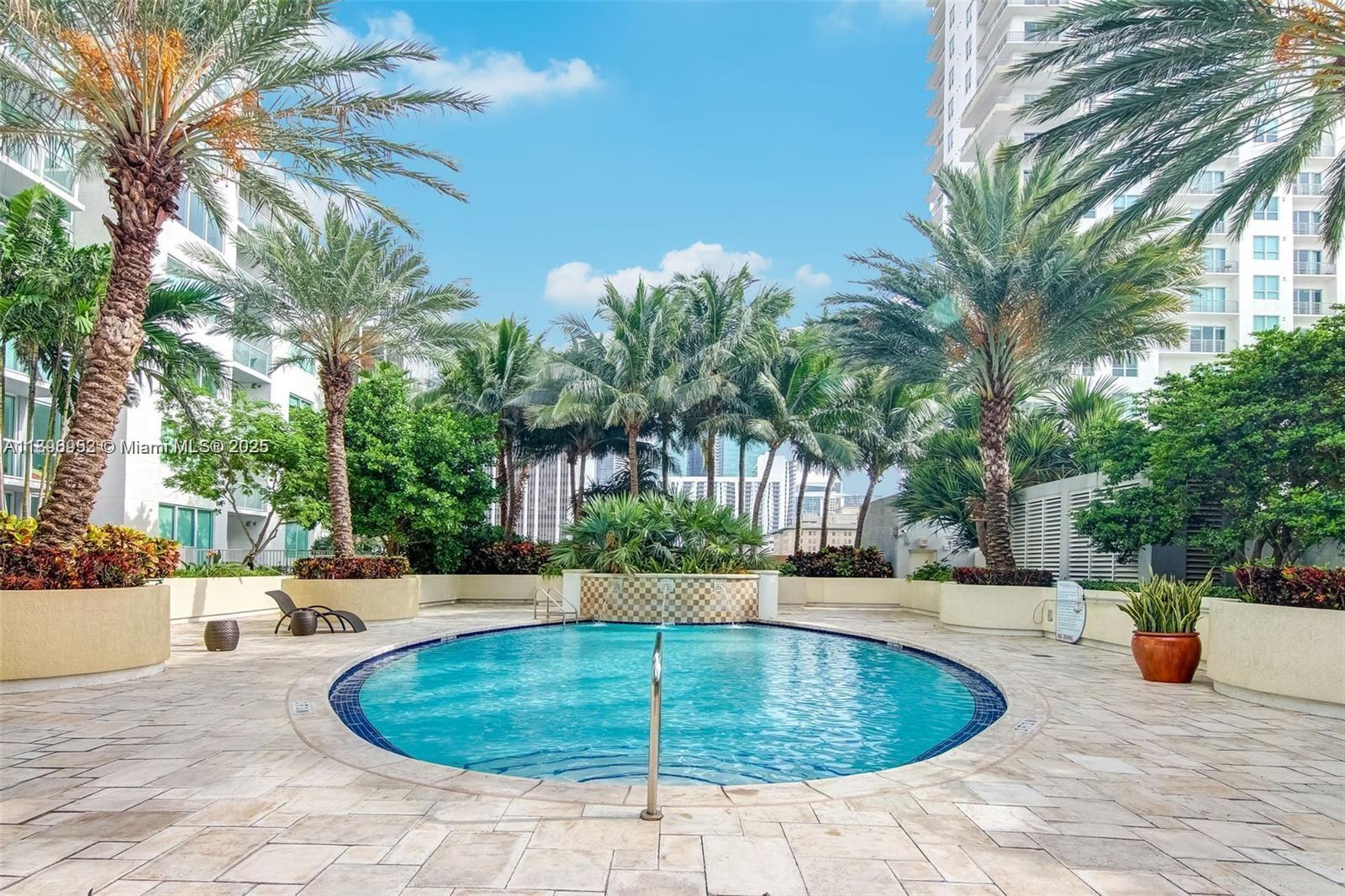 VIZCAYNE NORTH CONDO - Residential