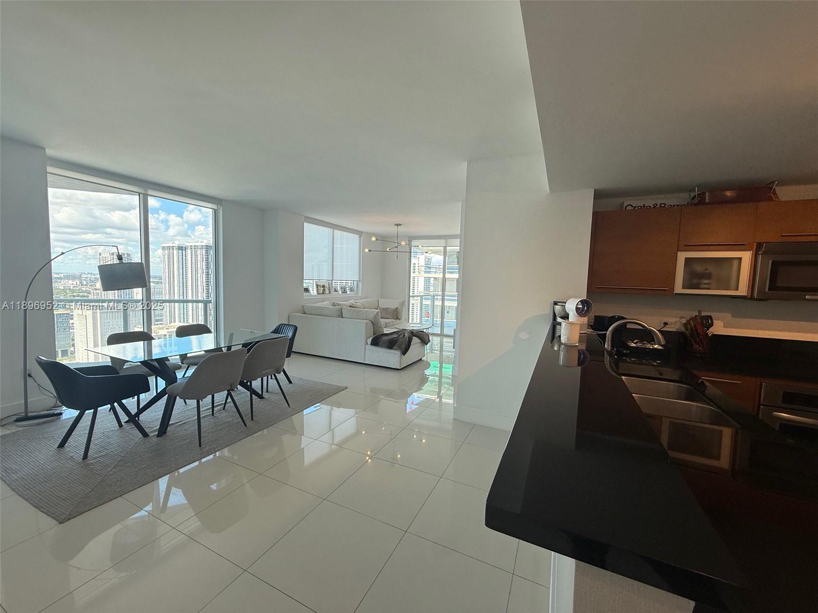 VIZCAYNE NORTH CONDO - Residential