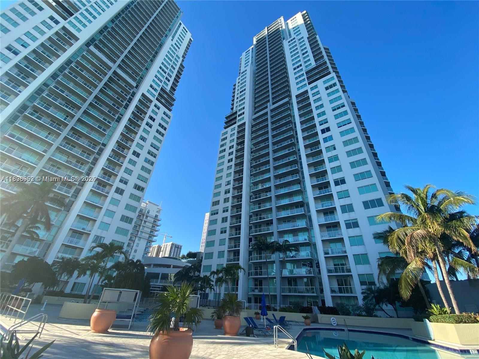 VIZCAYNE NORTH CONDO - Residential
