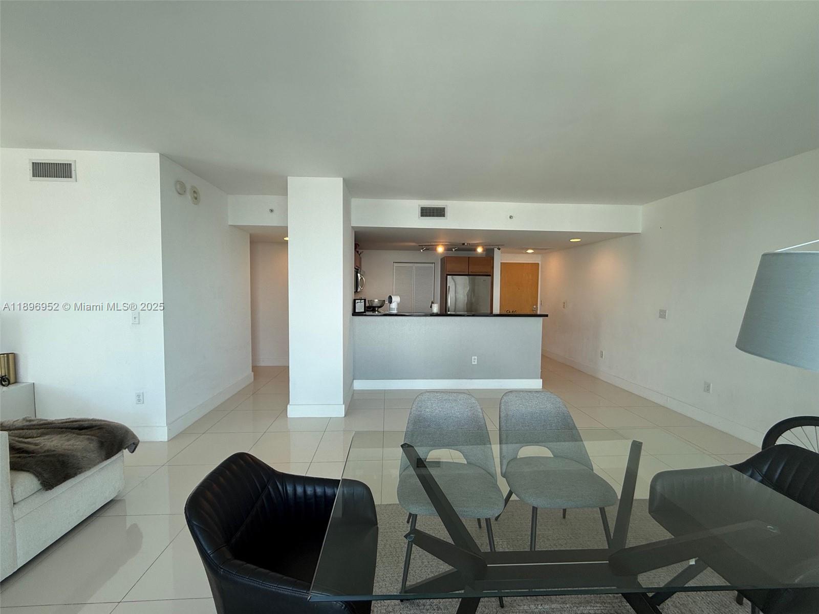 VIZCAYNE NORTH CONDO - Residential