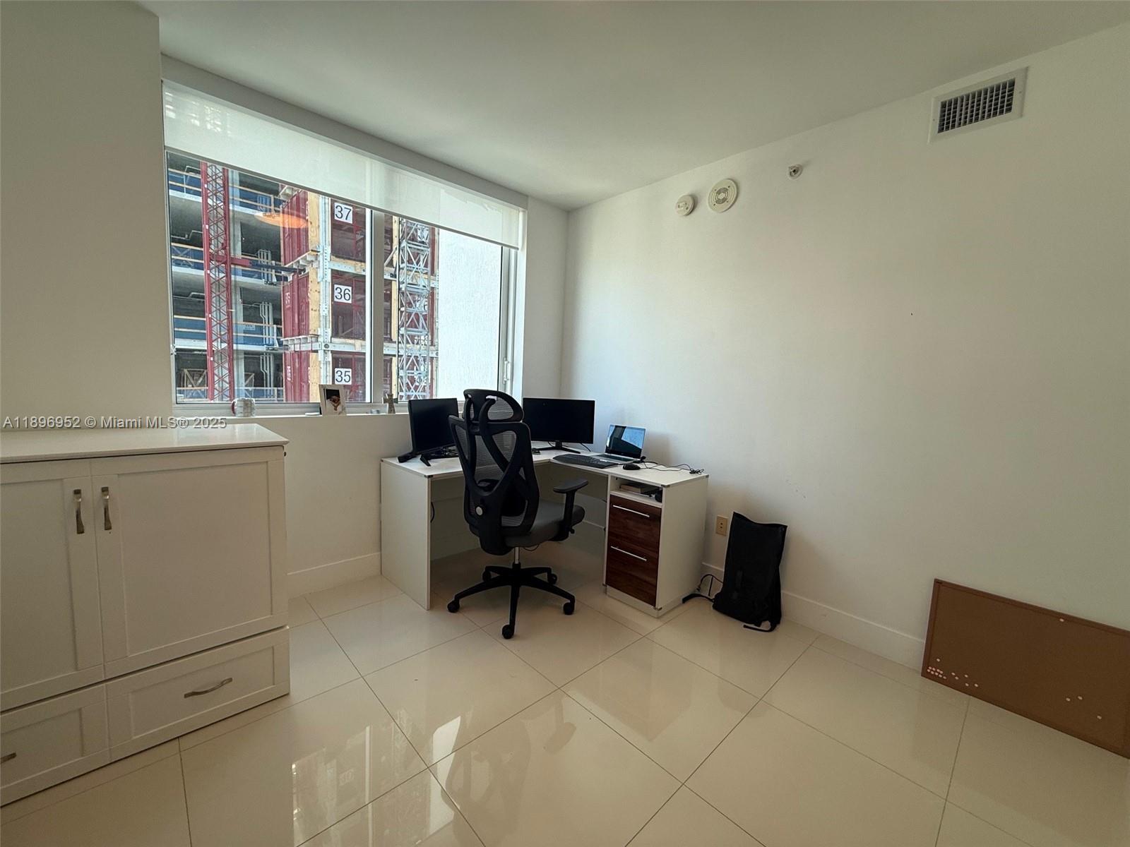 VIZCAYNE NORTH CONDO - Residential