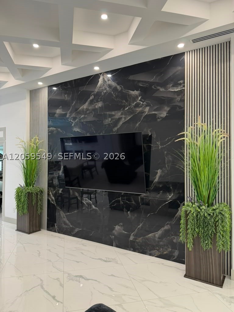 NORTH HOLLYWOOD - Residential
