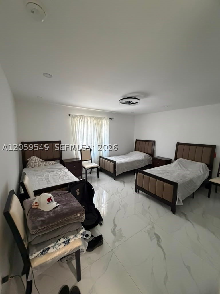 NORTH HOLLYWOOD - Residential