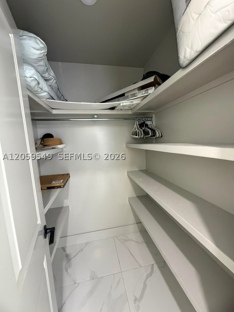 NORTH HOLLYWOOD - Residential