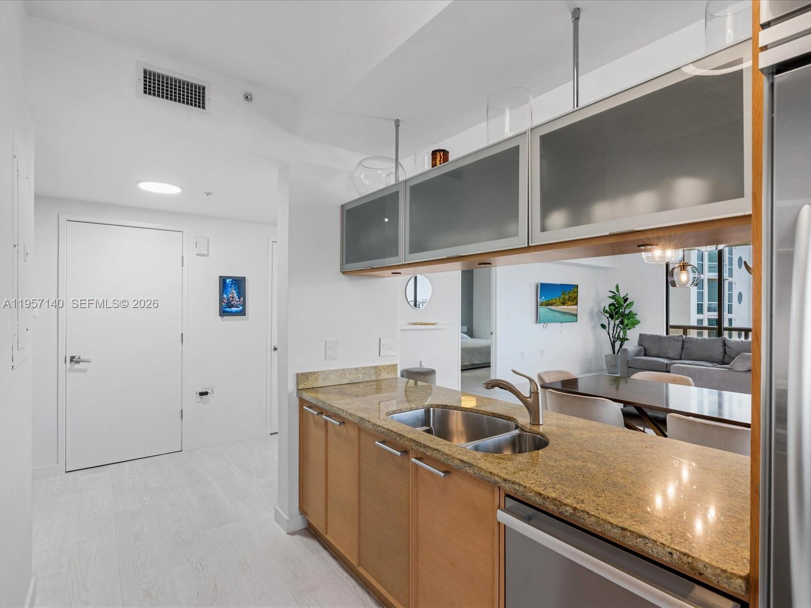 SAYAN CONDO - Residential