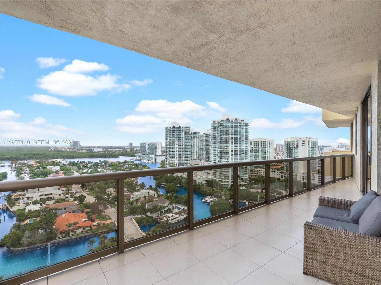 SAYAN CONDO - Residential