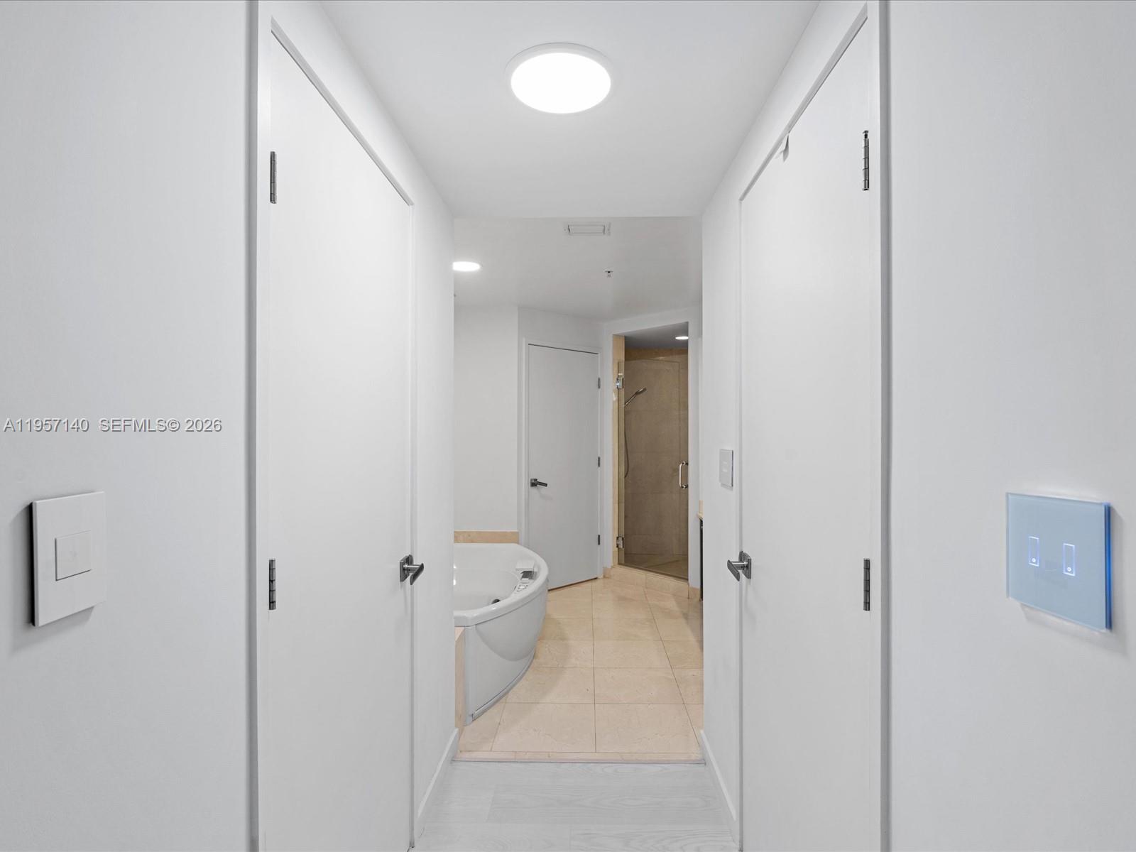 SAYAN CONDO - Residential