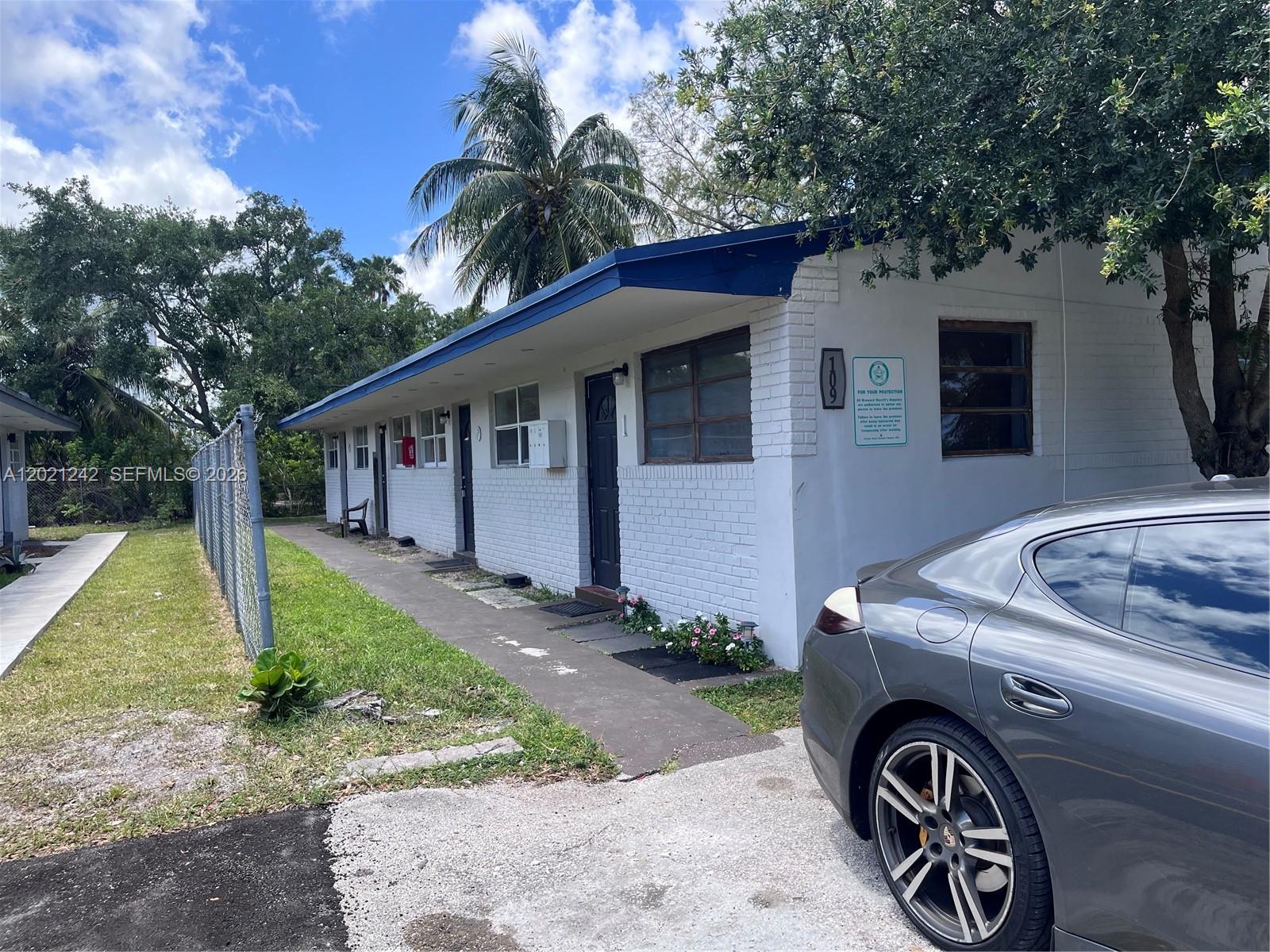 GREAT INVESTMENT PROPERTY 4 UNITS ALL 2-1 CLOSE TO DANIA POINT DANIA'S NEWEST PROJECT. CENTRALLY LOCATED NEAR THE AIRPORT AND SEAPORT. THE BUILDING IS WATERFRONT. THIS BUILDING IS PERFECT FOR ANYONE WORKING AT AIRPORT OR SEAPORT. CLOSE TO ALL SHOPPING AND RESTAURANTS BANKING AND TRANSPORT ATION CLEAN UNIT TILED FLOORS WITH CENTRAL A/C.