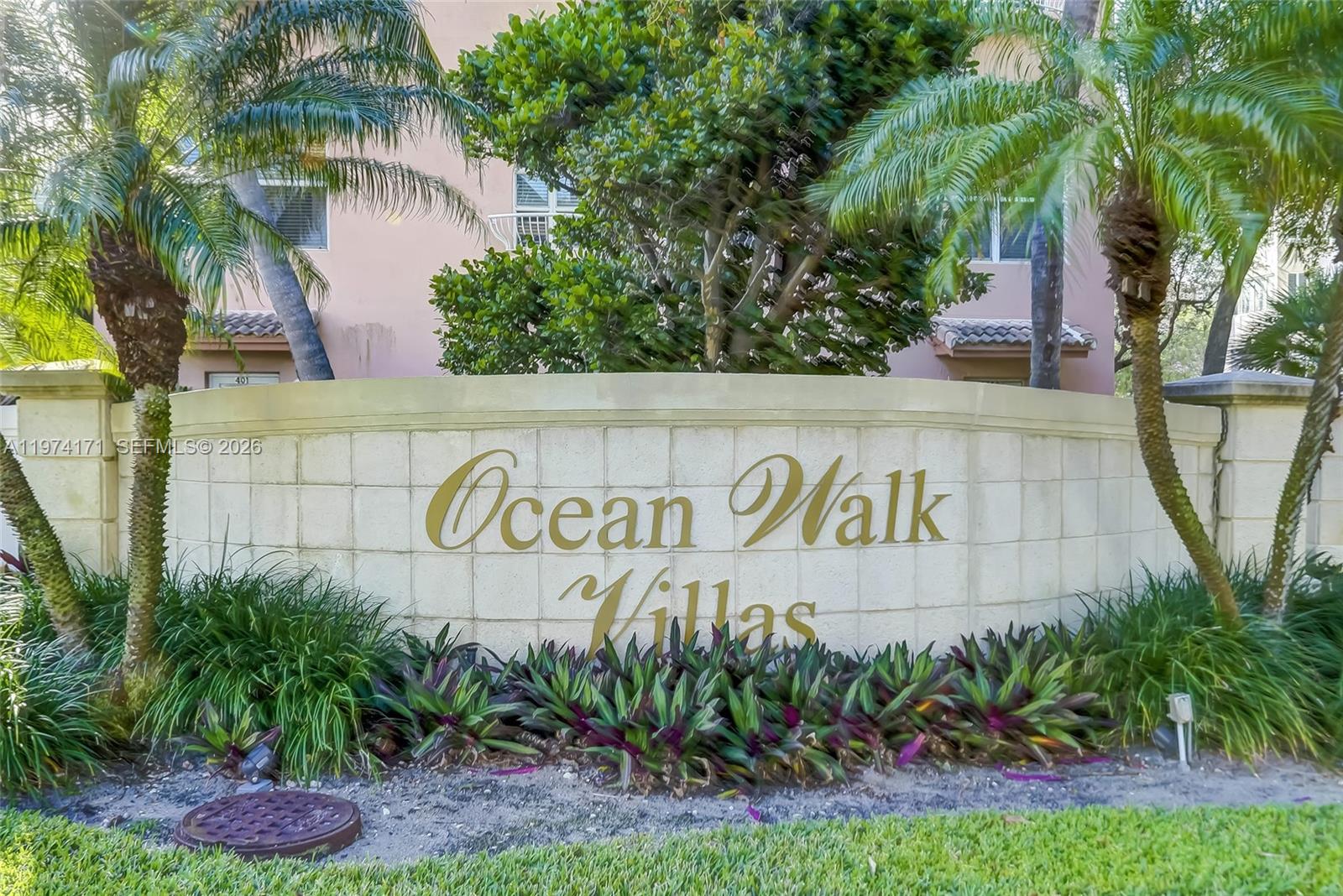 RESERVE AT OCEAN WALK CON - Residential